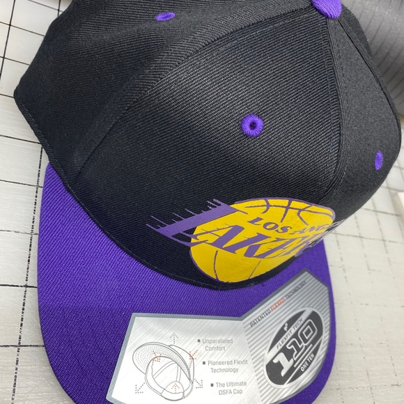 Copy- Lakers hat - Picture 4 of 9